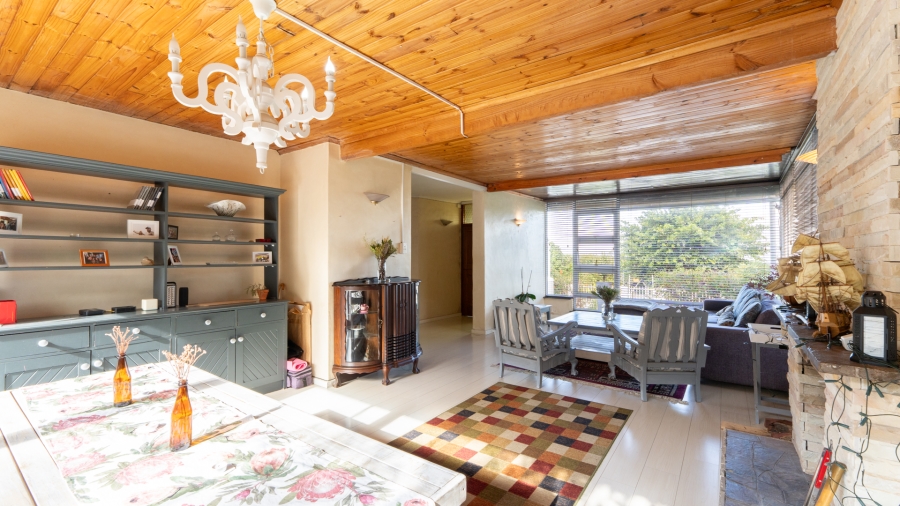 4 Bedroom Property for Sale in Loevenstein Western Cape